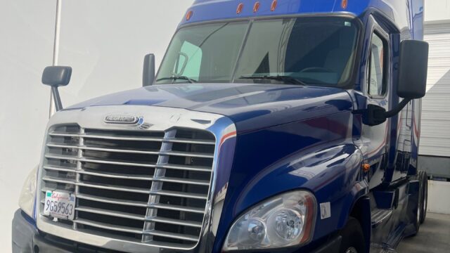 Freightliner-1