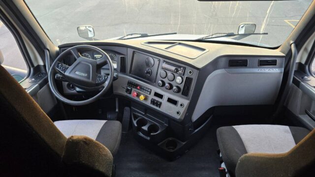 photo_5372859222800332842_y